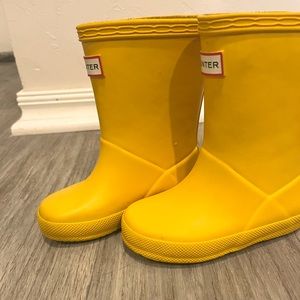 Gently used toddler yellow hunter boots size 9